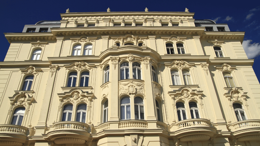 لياسة حجر طبيعية