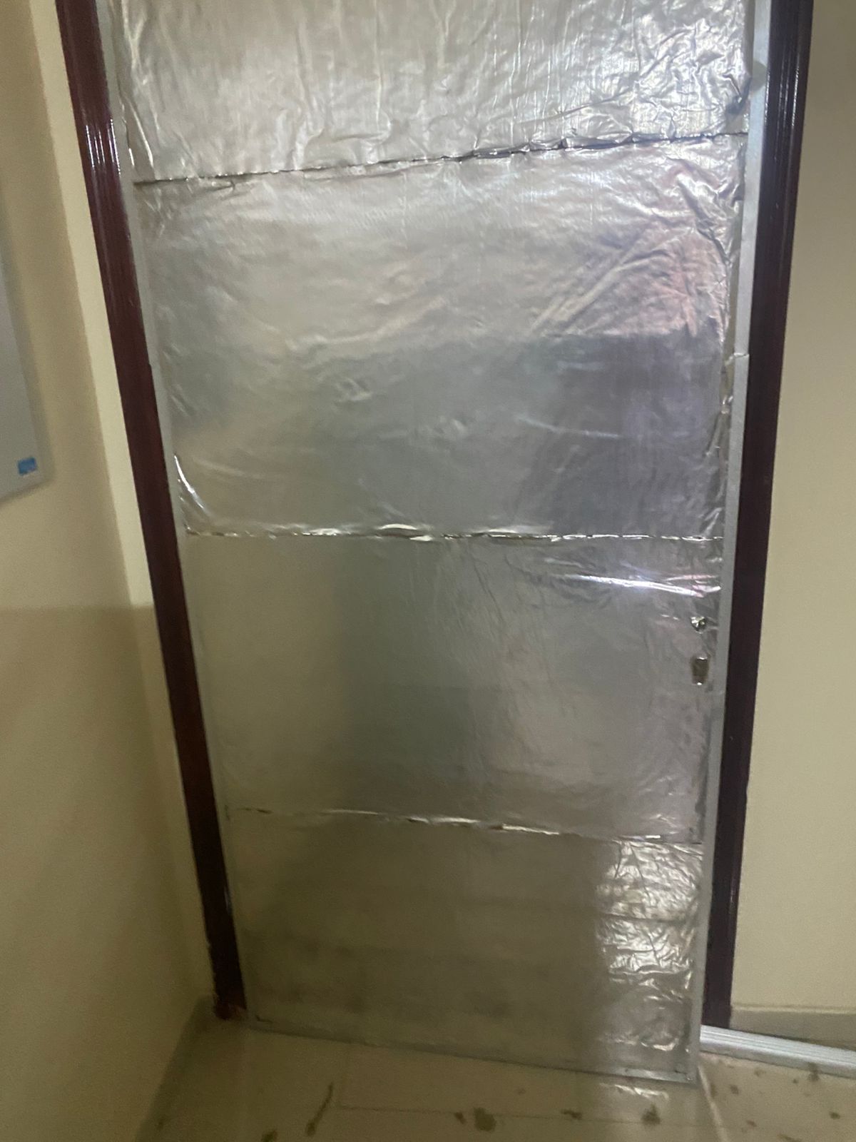 عزل مكاتب احترافي - حلول متخصصة للمكاتب التجارية