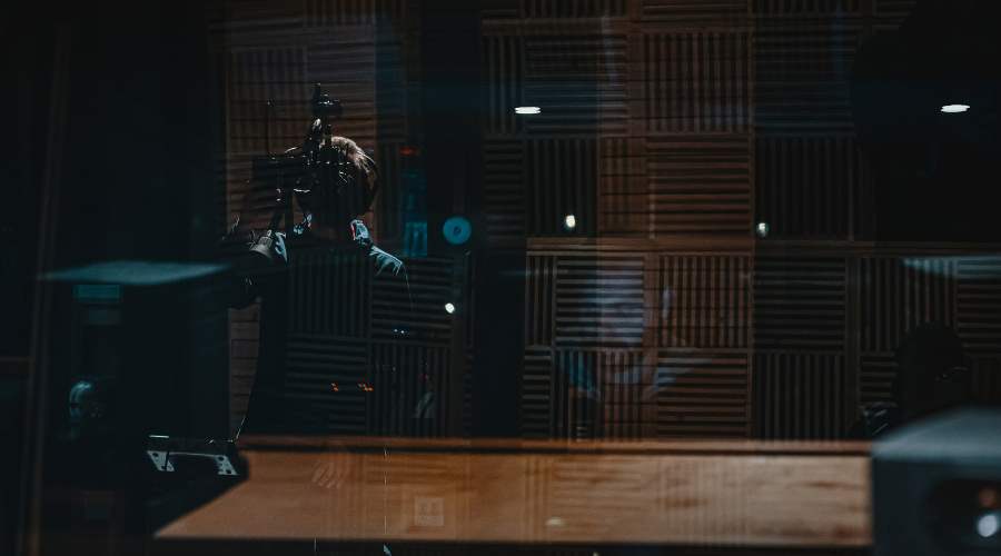 خدمات عزل صوتي متخصصة بالمدينة المنورة - شركة عوازلي بخبرة 25+ سنة